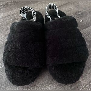 Womens UGG sandals / slippers sz 9